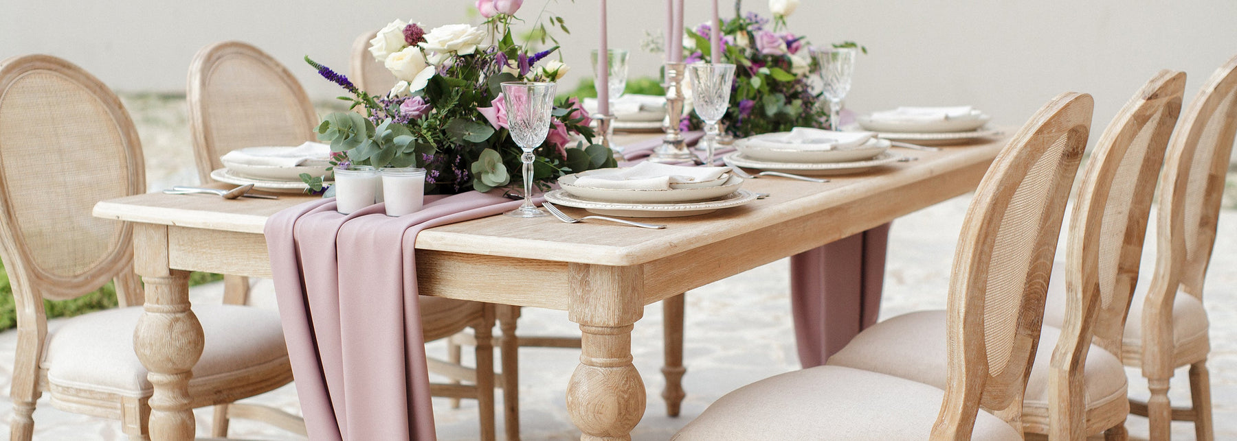 Dining Tables for Rent in Dubai, Abi Dhabi | Dining Table Rental For Events